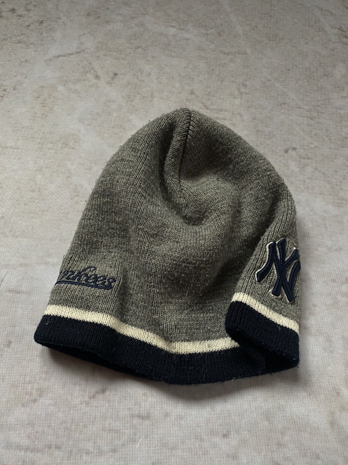 MLB × New York Yankees × Vintage 🔥Vintage Yankees New Era Y2k Hat🔥 90s Retro Rap Style Size ONE SIZE - 3 Thumbnail