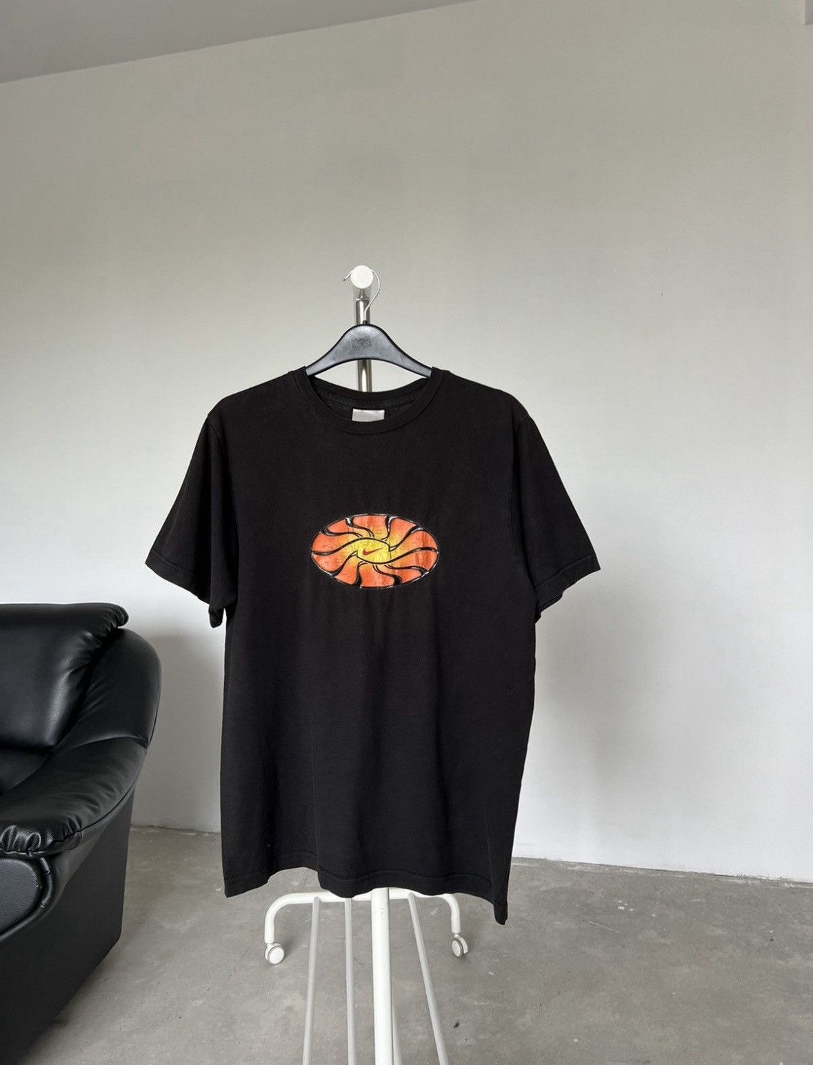 Nike RARE Vintage Nike Distressed T-shirt Size US S / EU 44-46 / 1 - 2 Thumbnail