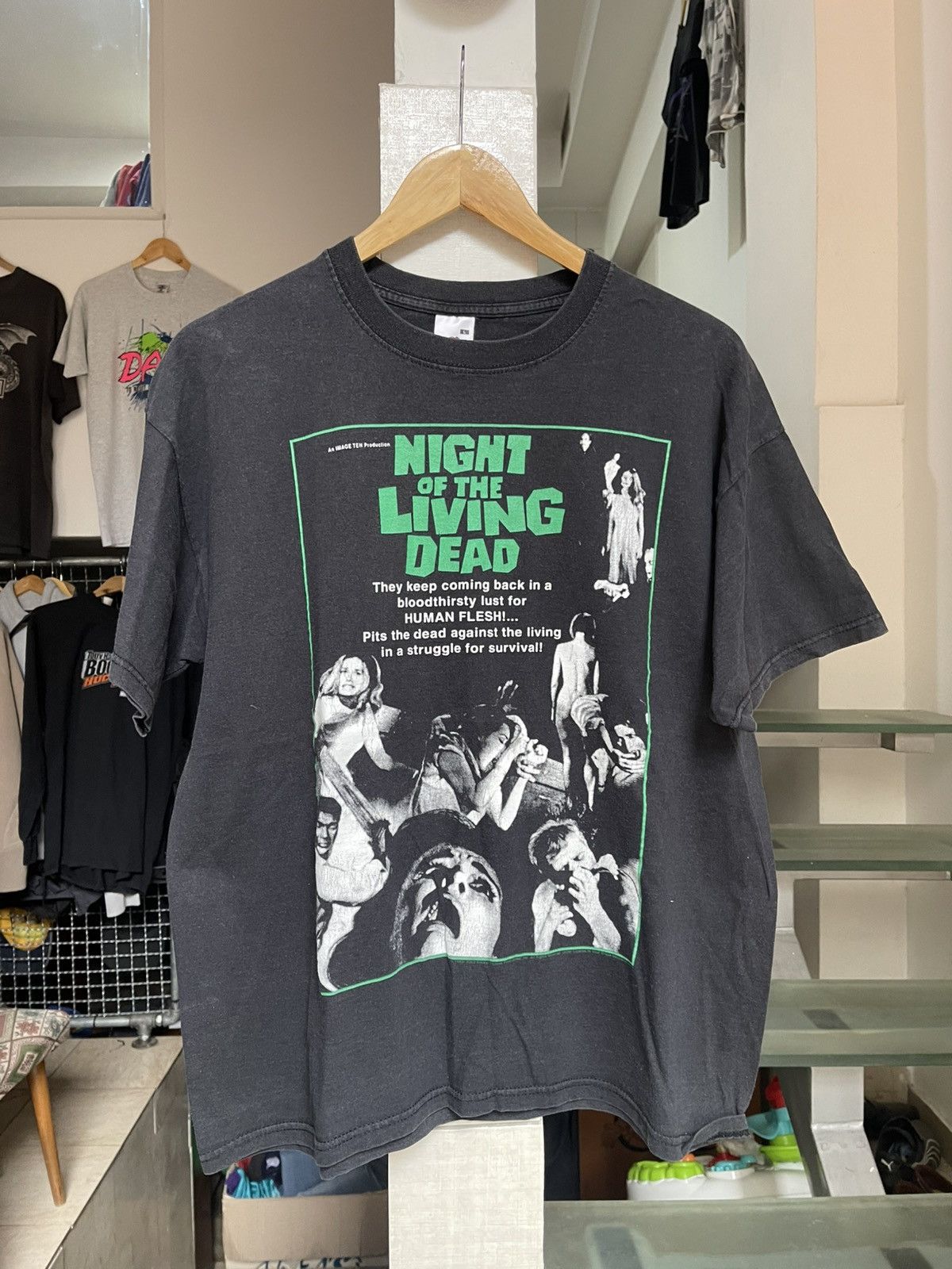 Vintage Vintage Night Of The Living Dead T-Shirt 2002 Size US L / EU 52-54 / 3 - 1 Thumbnail