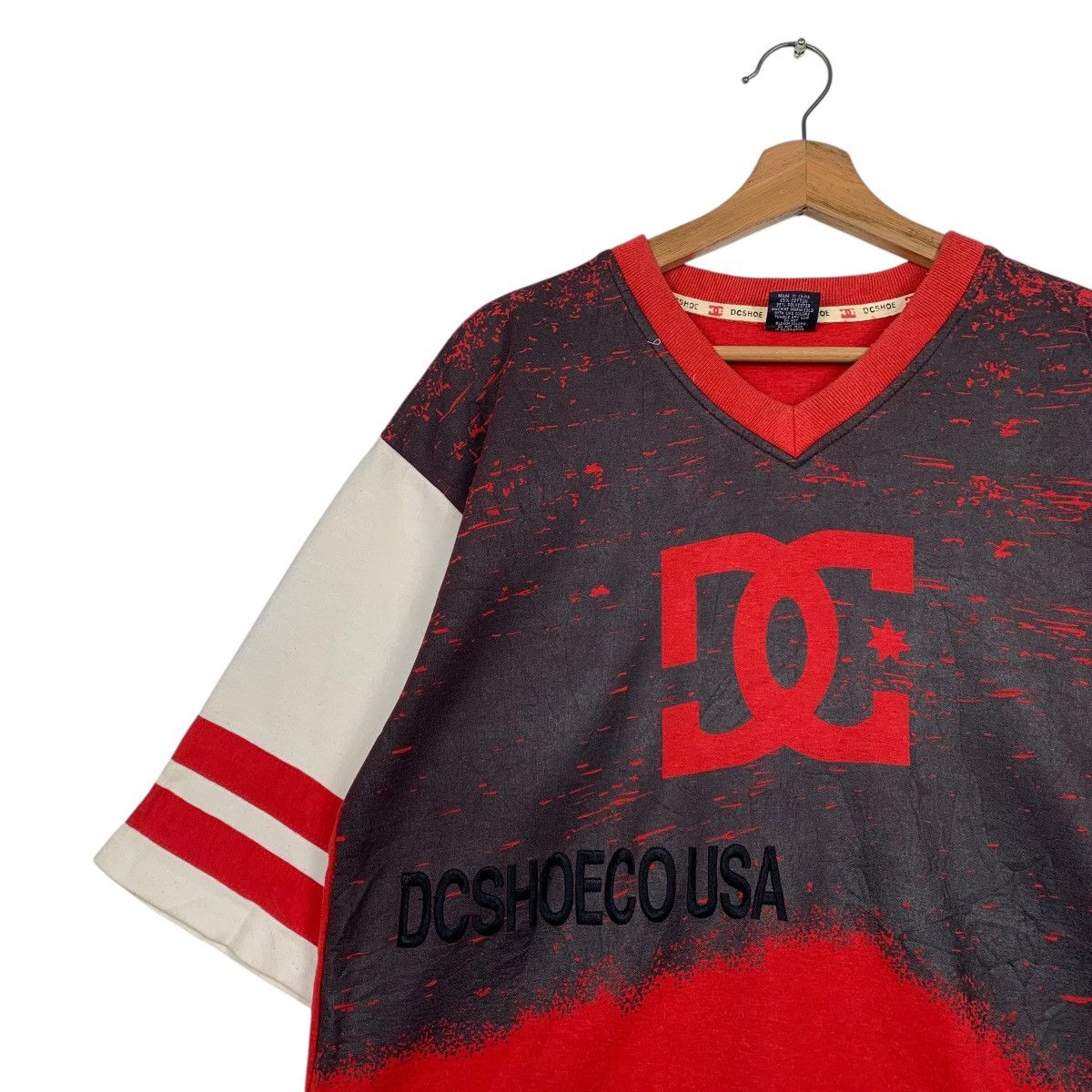 DC DC Shoe Big Logo V-neck Tee Size US M / EU 48-50 / 2 - 7 Thumbnail