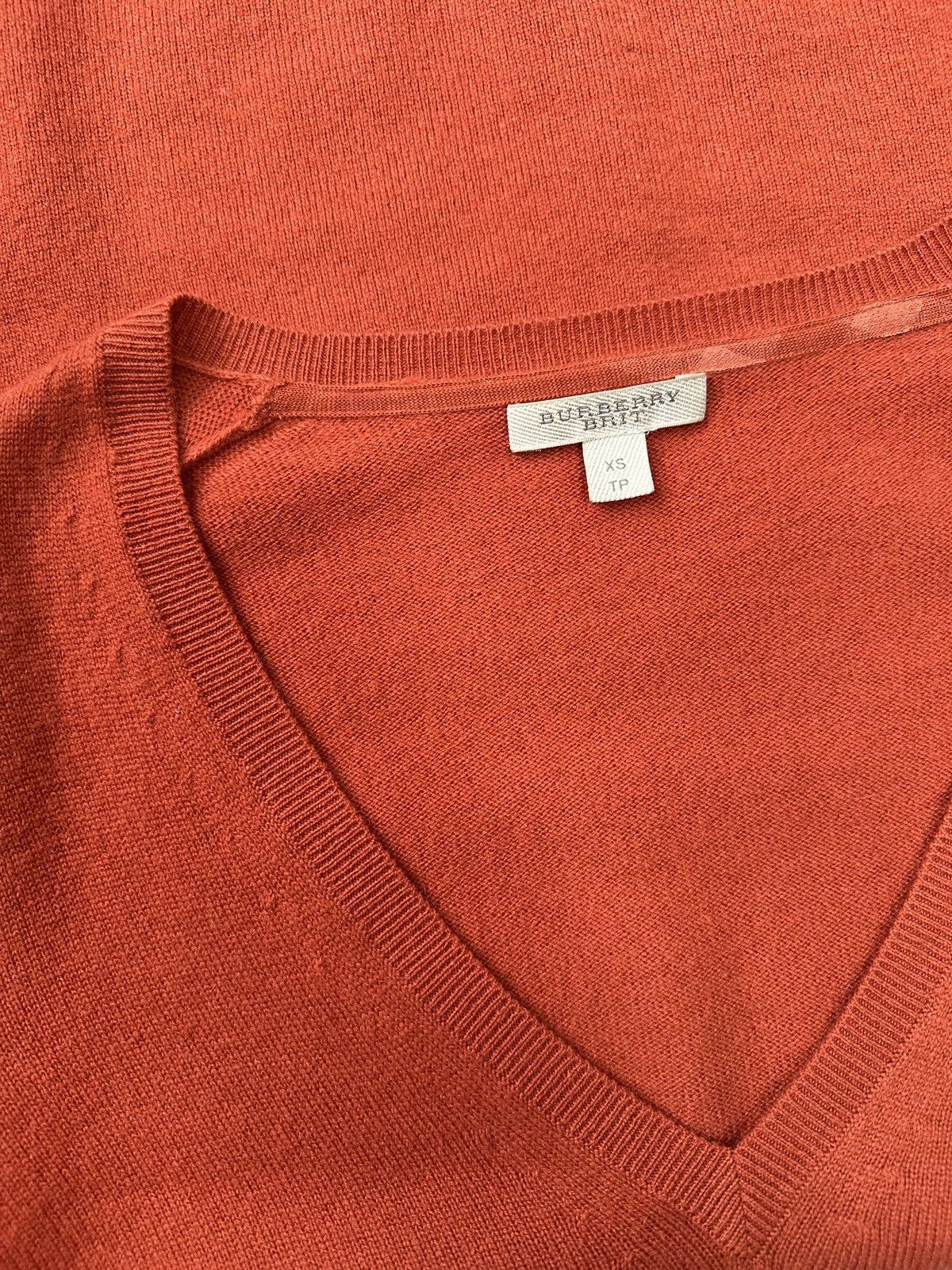 Burberry BURBERRY BRIT 100% Cashmere V-Neck Pulover Sweater Women’s Size XS / US 0-2 / IT 36-38 - 4 Thumbnail