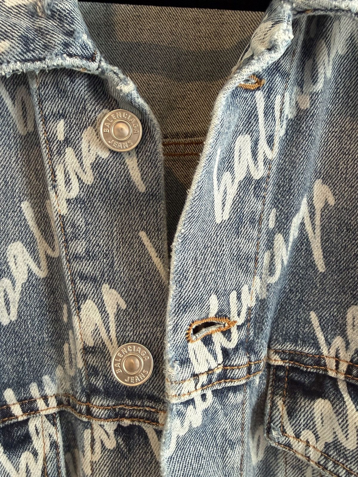 Balenciaga Balenciaga All Over Logo Denim Jacket Size US M / EU 48-50 / 2 - 4 Thumbnail
