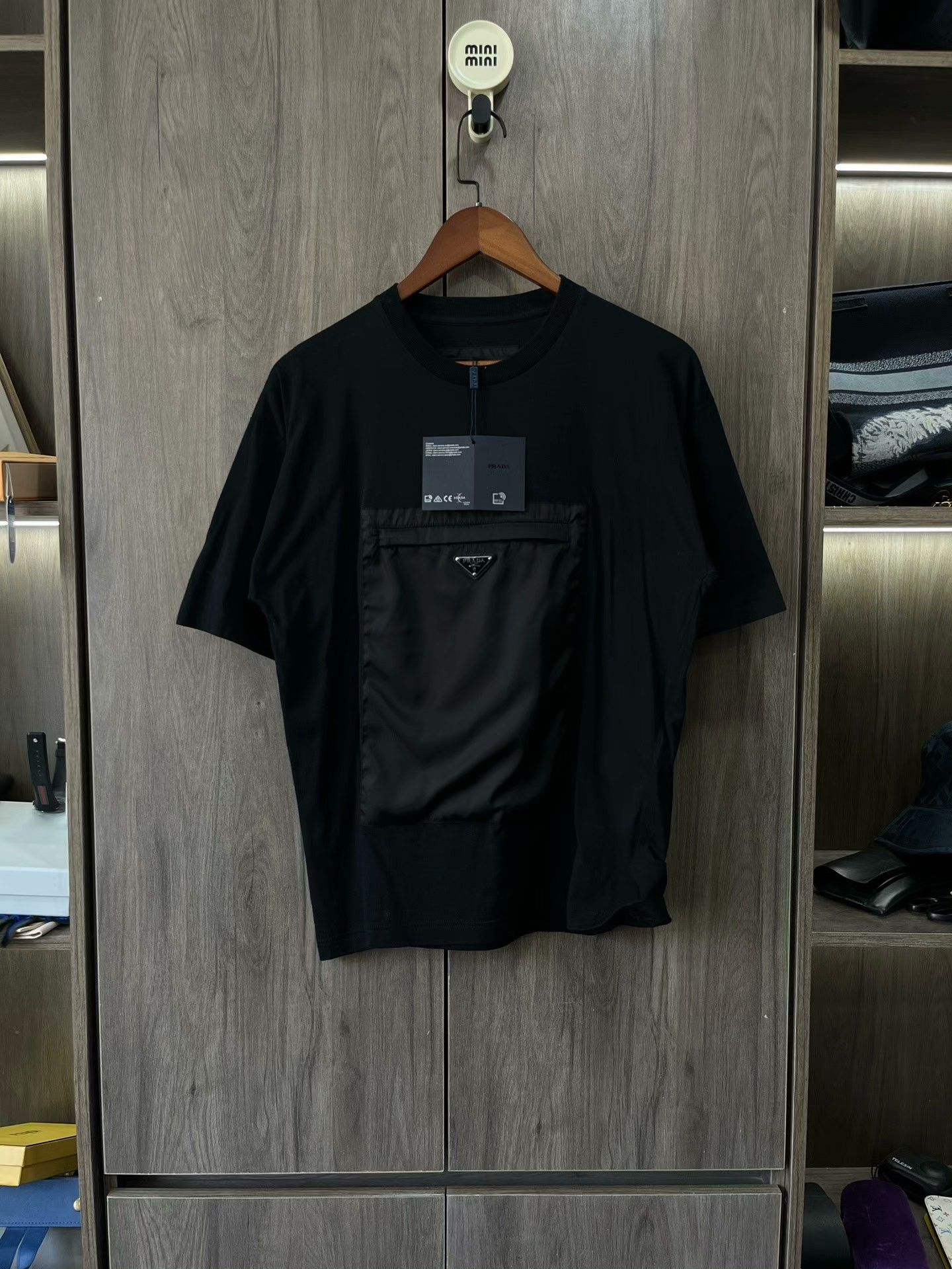Prada Prada Triangle Logo Short Sleeve Size US M / EU 48-50 / 2 - 1 Thumbnail