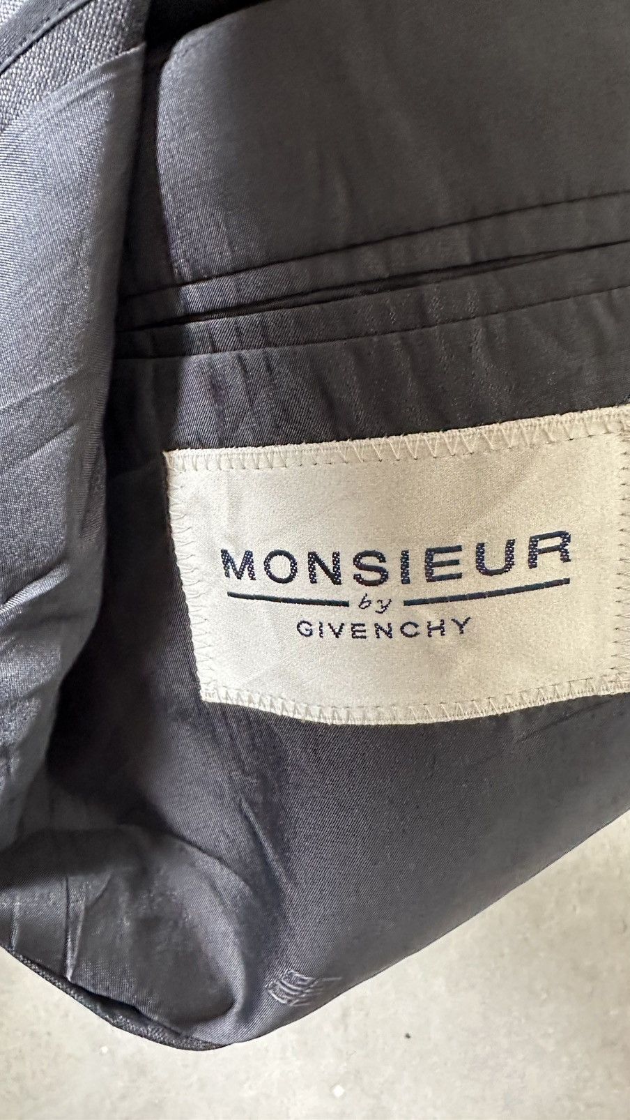 Givenchy VINTAGE GIVENCHY BLAZER Size US M / EU 48-50 / 2 - 9 Thumbnail