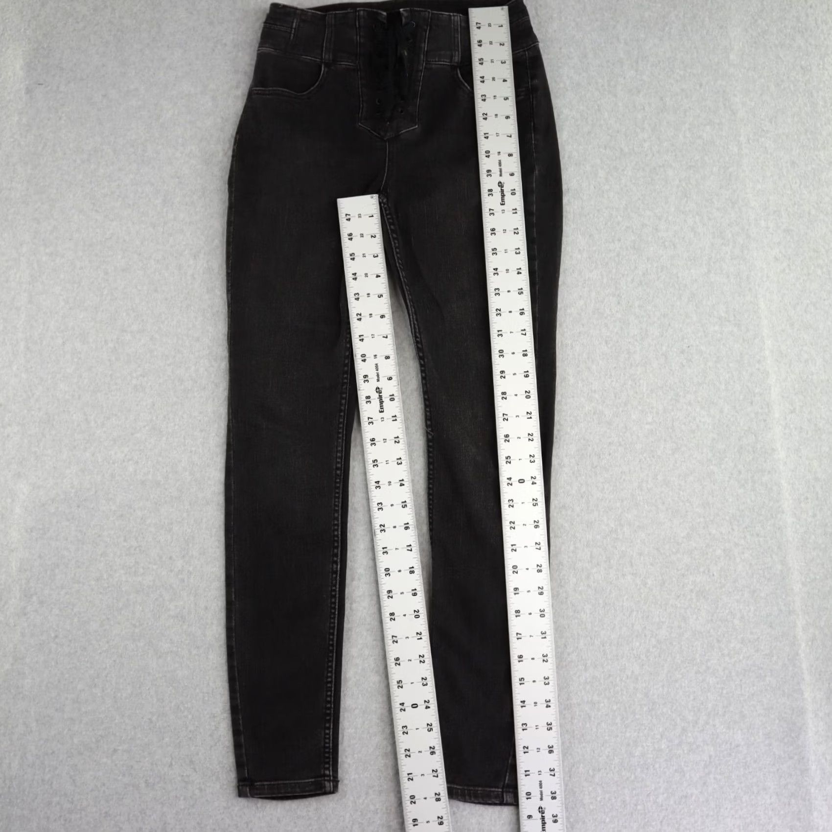 Vintage We The Free Jeans Womens Size 25 Black Skinny High Rise Lace Up Curvy Lovers Knot Size 42" / US 20 - 4 Thumbnail