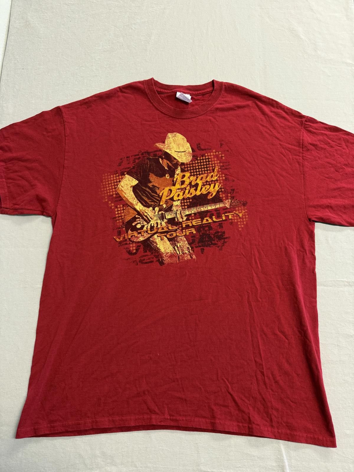 Gildan Brad Paisley T-shirt Virtual Reality Tour 2012 Tee XL Size US XL / EU 56 / 4 - 1 Thumbnail