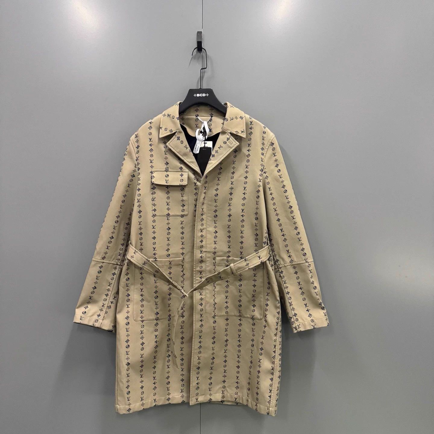 Louis Vuitton LV khaki striped monogram coat 46,48,50,52 NWT Size US M / EU 48-50 / 2 - 2 Thumbnail