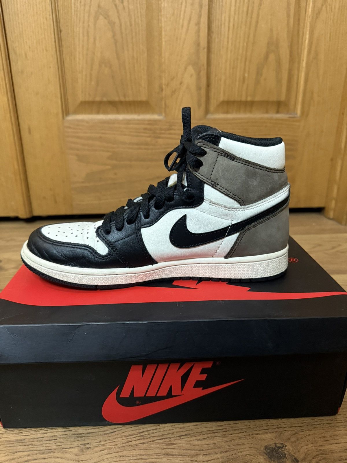 Jordan Brand Air Jordan 1 High “Mocha” Size 8M Size US 8 / EU 41 - 10 Thumbnail