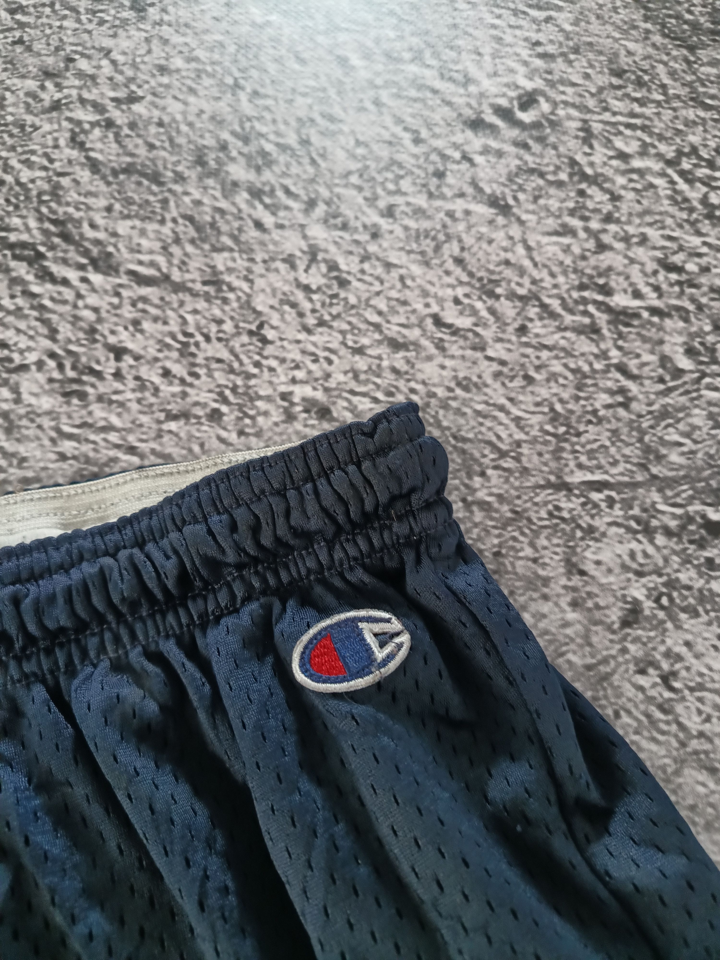 Champion × Vintage Vintage Y2K Champion shorts size L Size US 34 / EU 50 - 2 Thumbnail