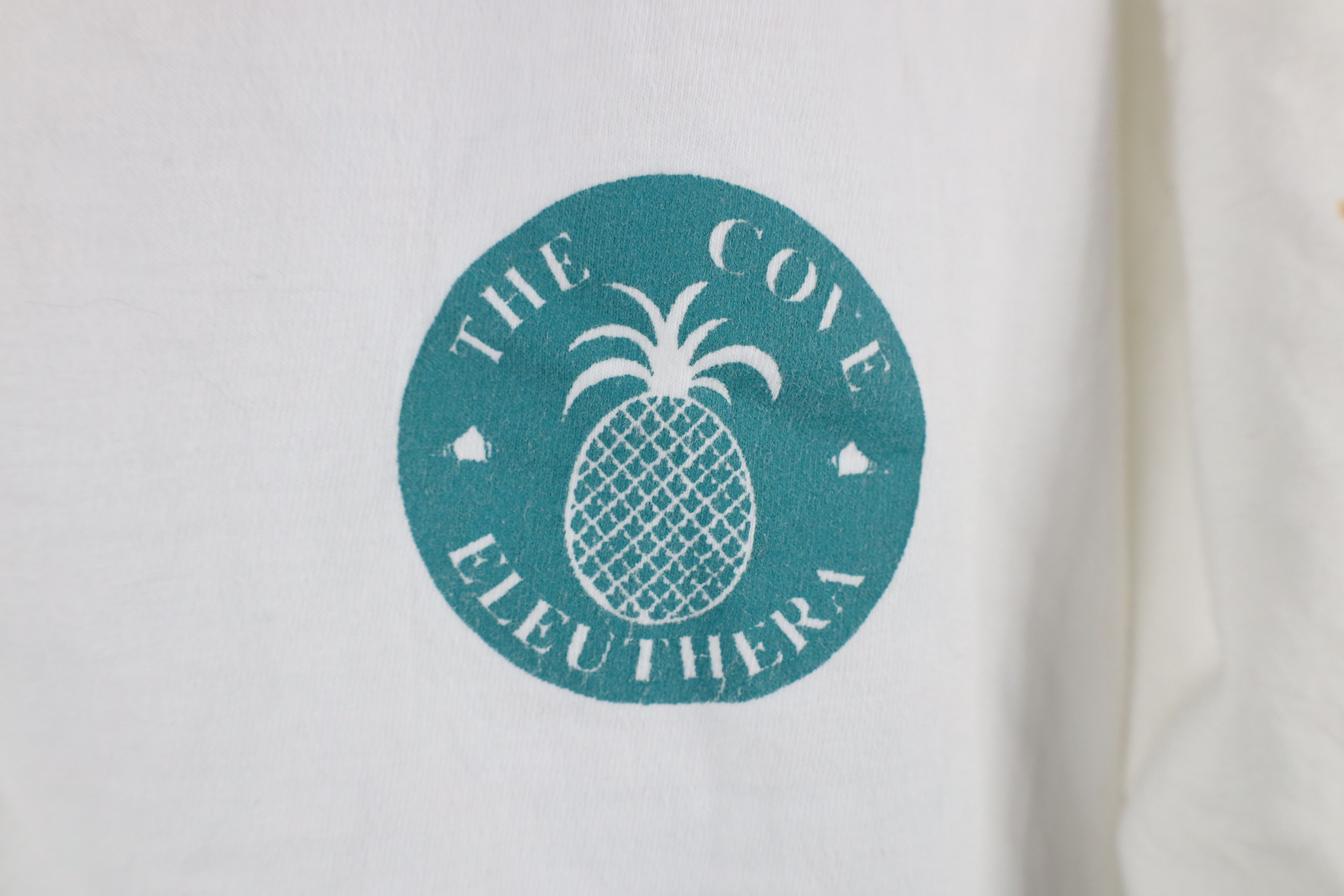 Vintage Vintage 90s Cove Eleuthera Bahamas Pineapple T-Shirt White Size US XL / EU 56 / 4 - 4 Thumbnail