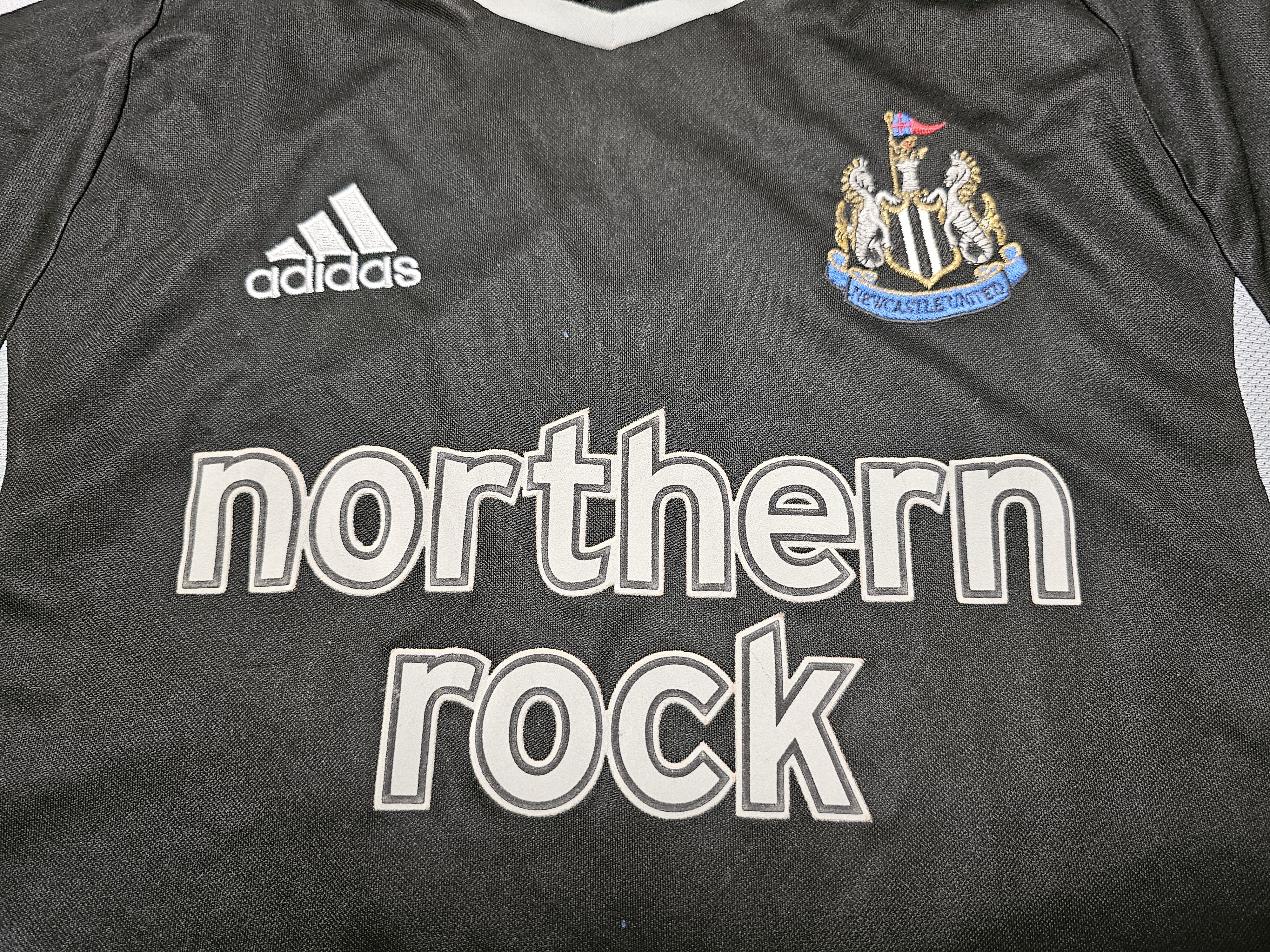 Adidas × All Sport × Vintage NEWCASTLE UNITED 2003 2004 AWAY FOOTBALL SHIRT SOCCER JERSEY Size US S / EU 44-46 / 1 - 3 Thumbnail