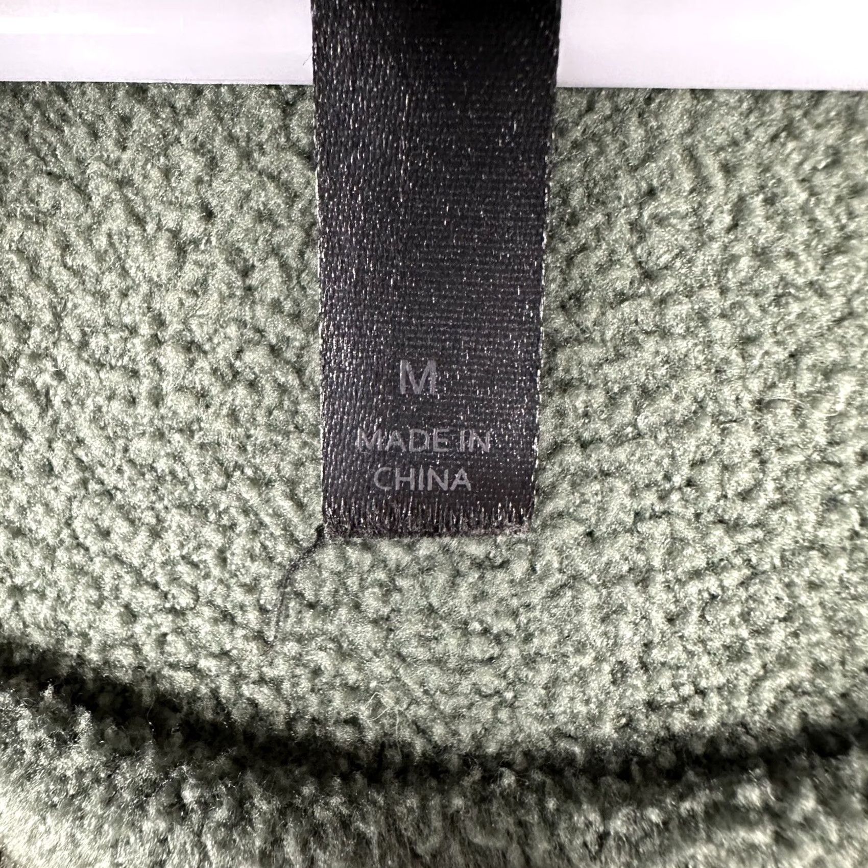 Fabletics Fabletics Postgame Hoodie Men M Green Colorblock Pullover Sweatshirt Size US M / EU 48-50 / 2 - 4 Thumbnail