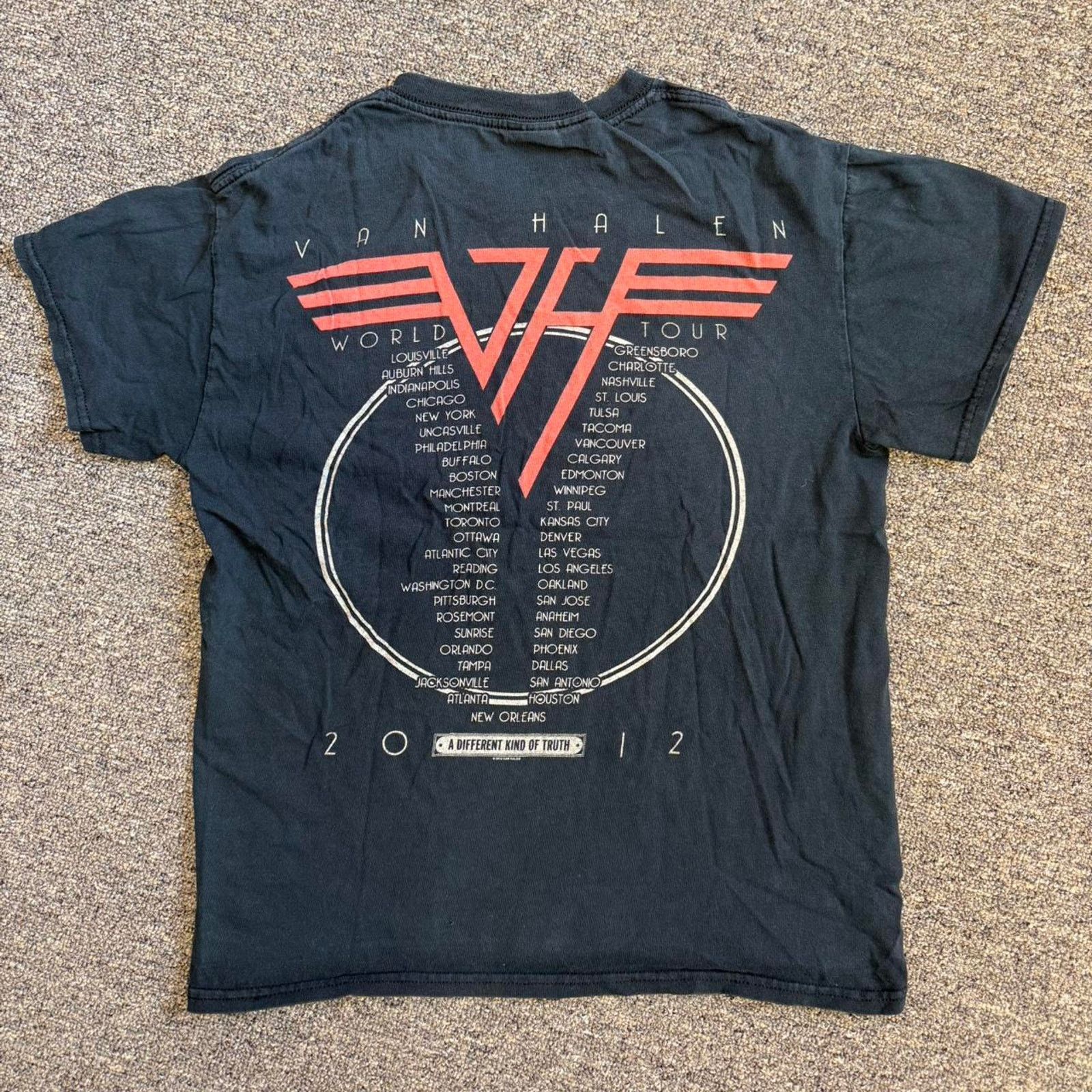 Gildan Van halen 2012 tour shirt Size S / US 4 / IT 40 - 3 Thumbnail