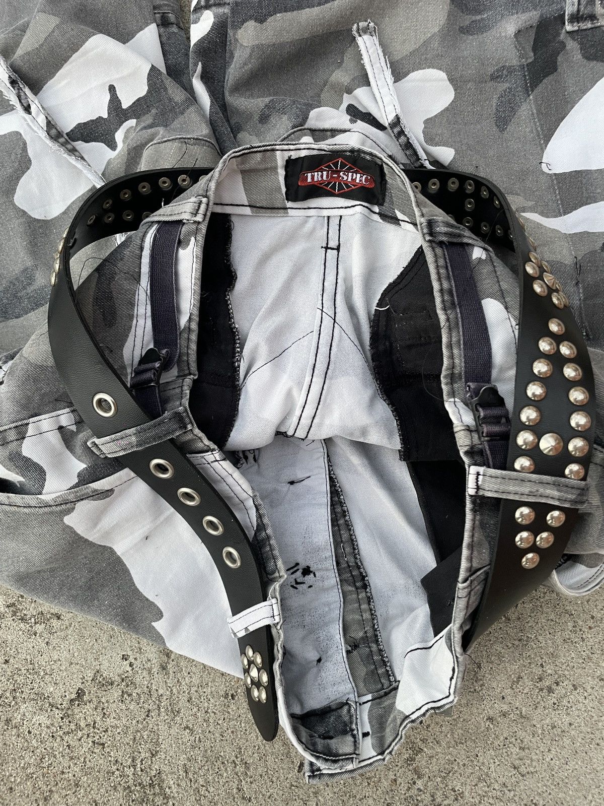 Other Reworked Snow Camo Shorts Size US 35 - 11 Thumbnail