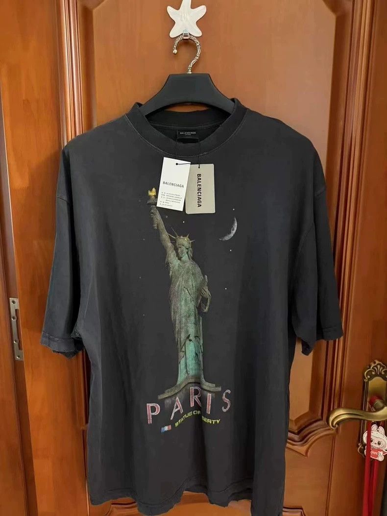 Balenciaga Balenciaga Statue of Liberty Sabotage Short Sleeve Size US L / EU 52-54 / 3 - 1 Thumbnail