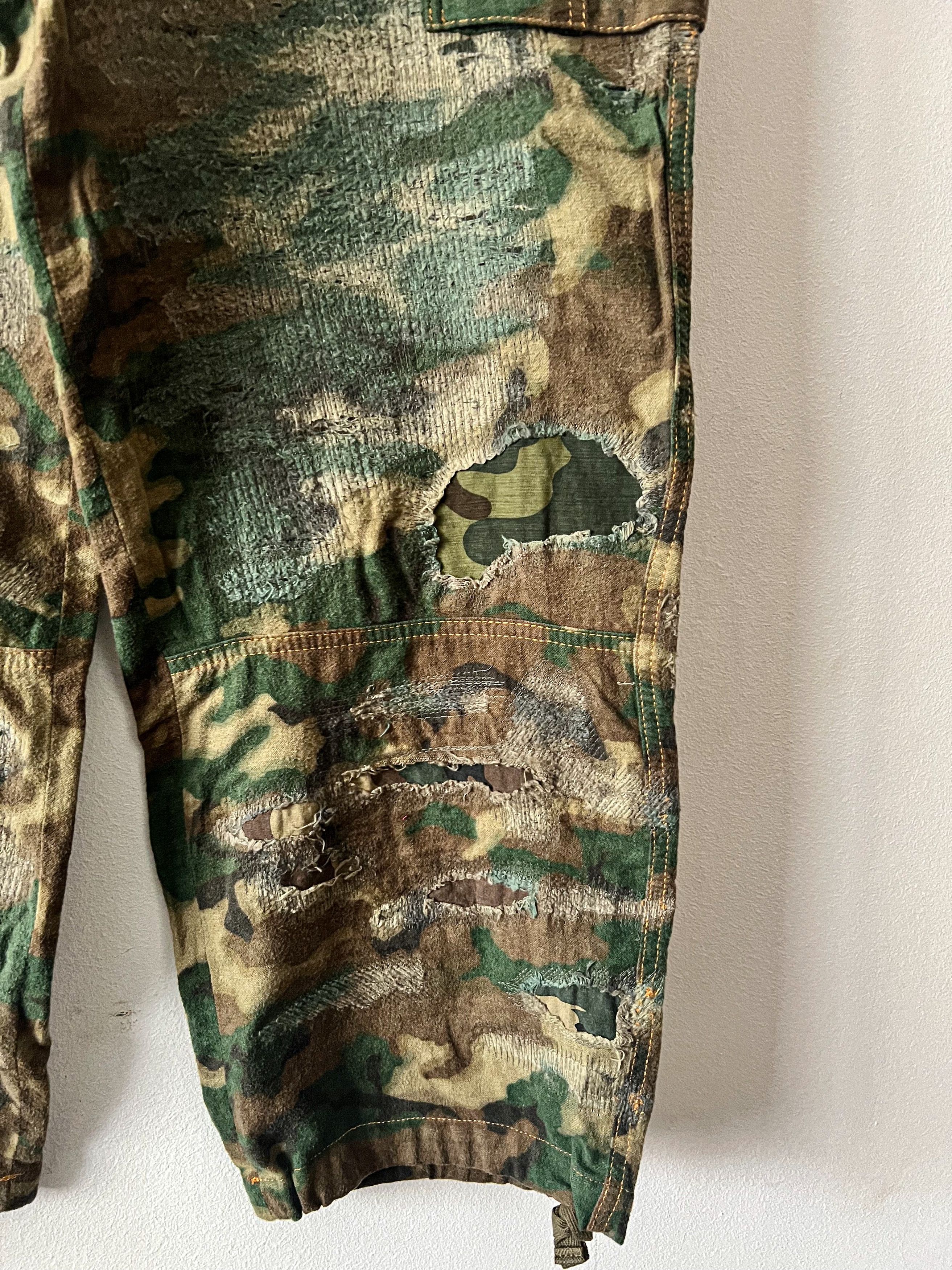 Givenchy Runway FW'23 Khaki Distressed Cargo Pants Size US 32 / EU 48 - 8 Thumbnail