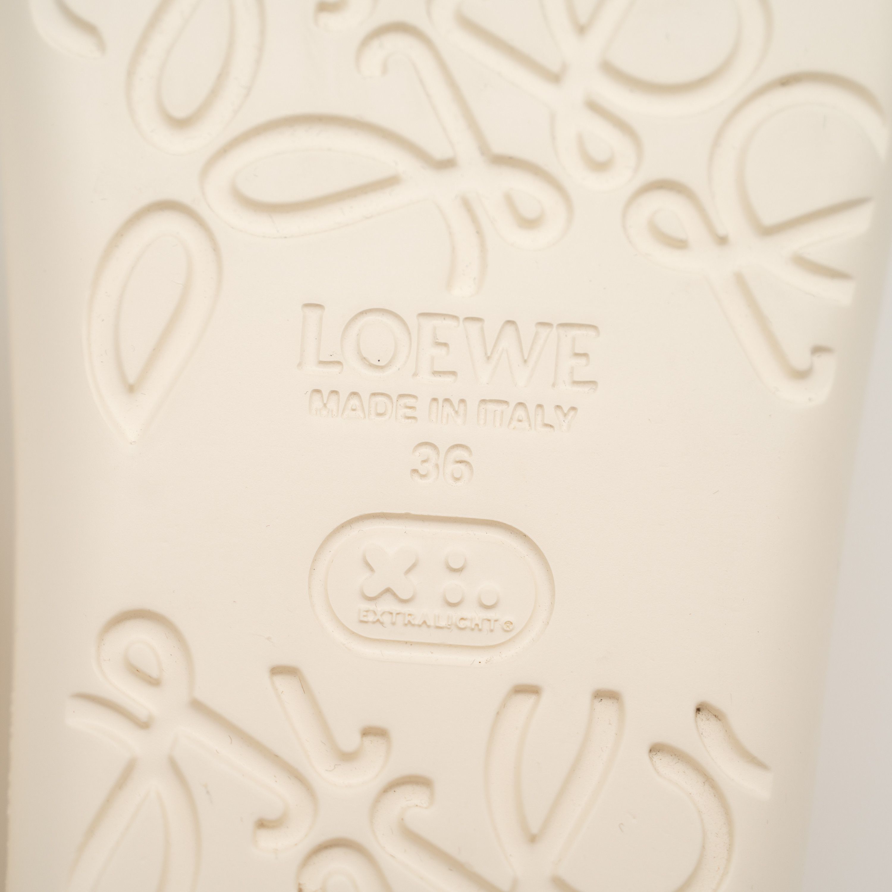 Loewe 36 6 us Loewe Pebble Sandals White Slides Foam Thong Rubber Size US 6 / IT 36 - 11 Thumbnail