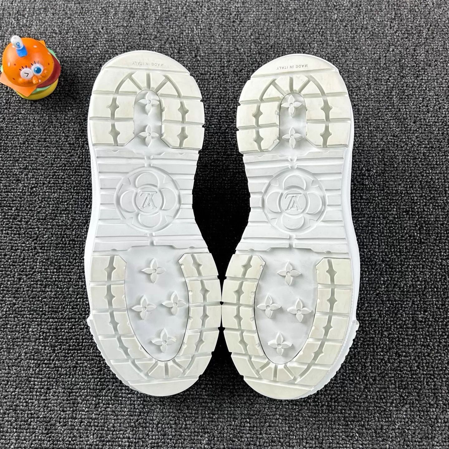Louis Vuitton LV blue Monogram women's 35 sneakers Size US 4.5 / IT 34.5 - 6 Thumbnail