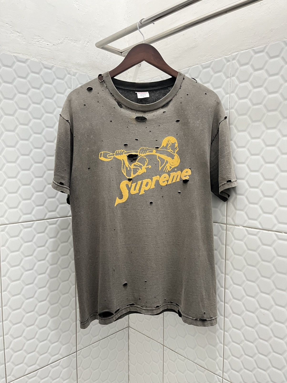Supreme Vintage Supreme Thrashed Tee Size US M / EU 48-50 / 2 - 6 Thumbnail