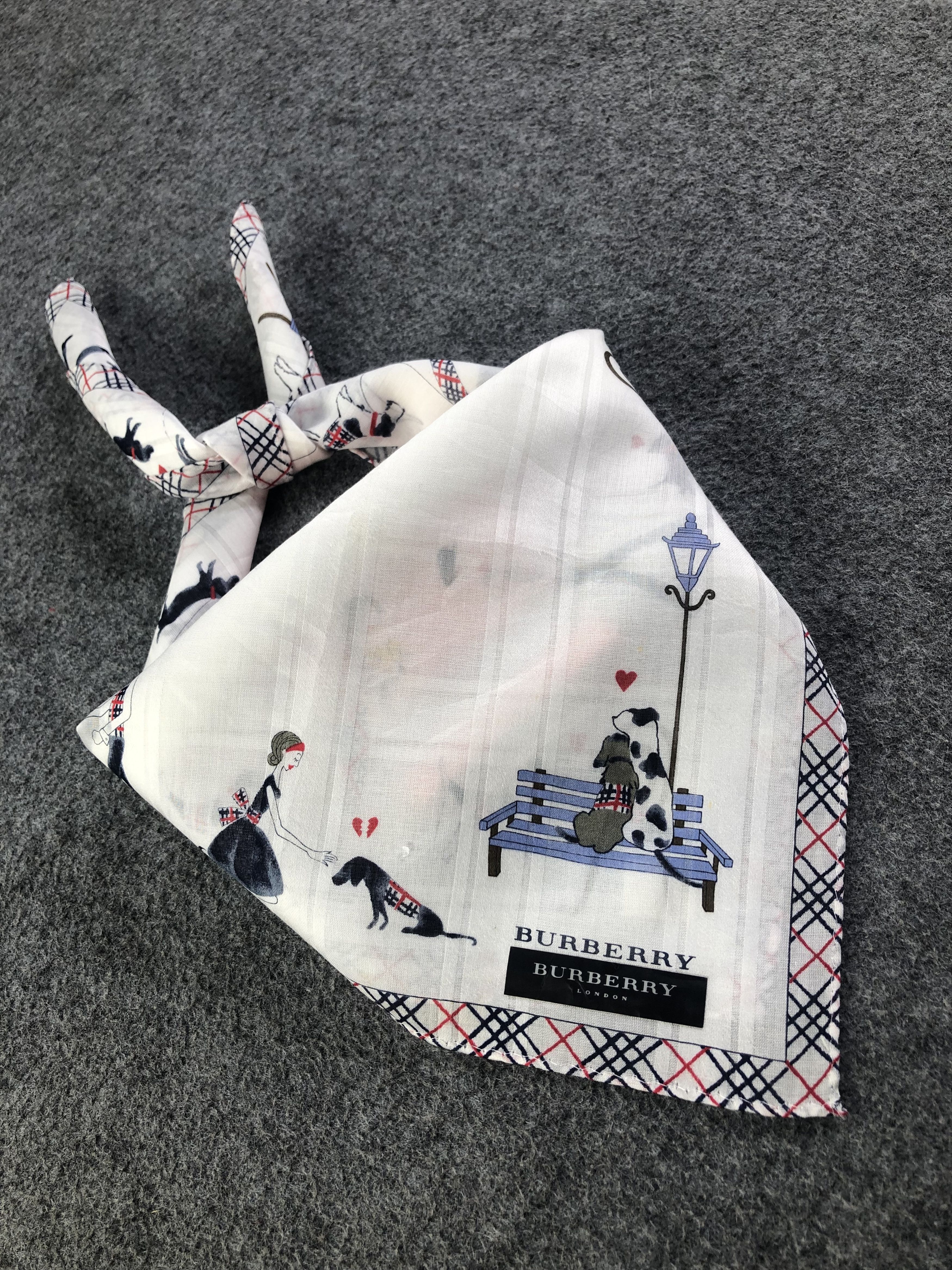 Burberry Burberry Handkerchief / Bandana / Neckerchief Size ONE SIZE - 1 Thumbnail
