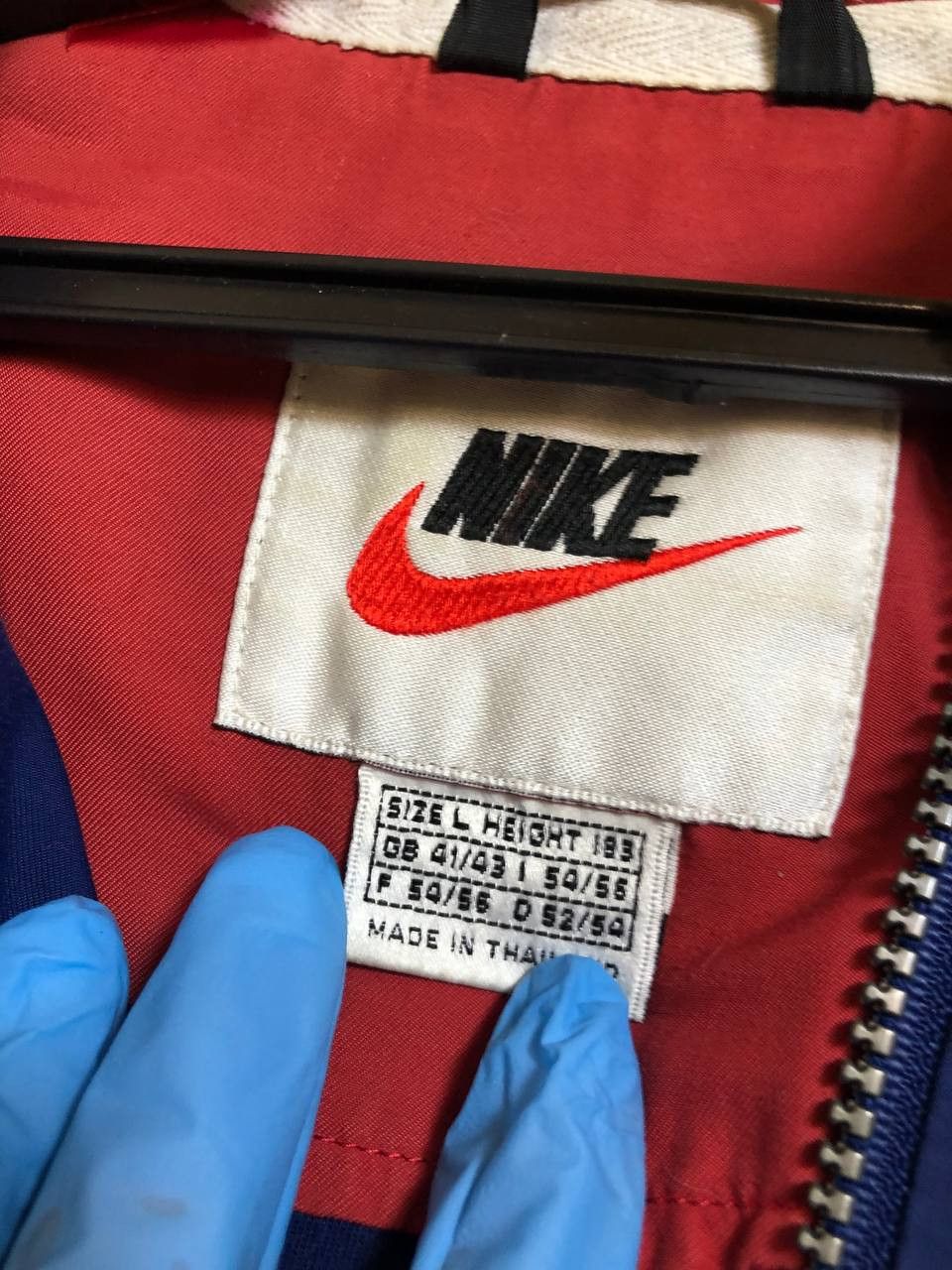 Nike Vintage 90s Nike Maroon Full Zip Windbreaker Jacket Size US L / EU 52-54 / 3 - 12 Thumbnail
