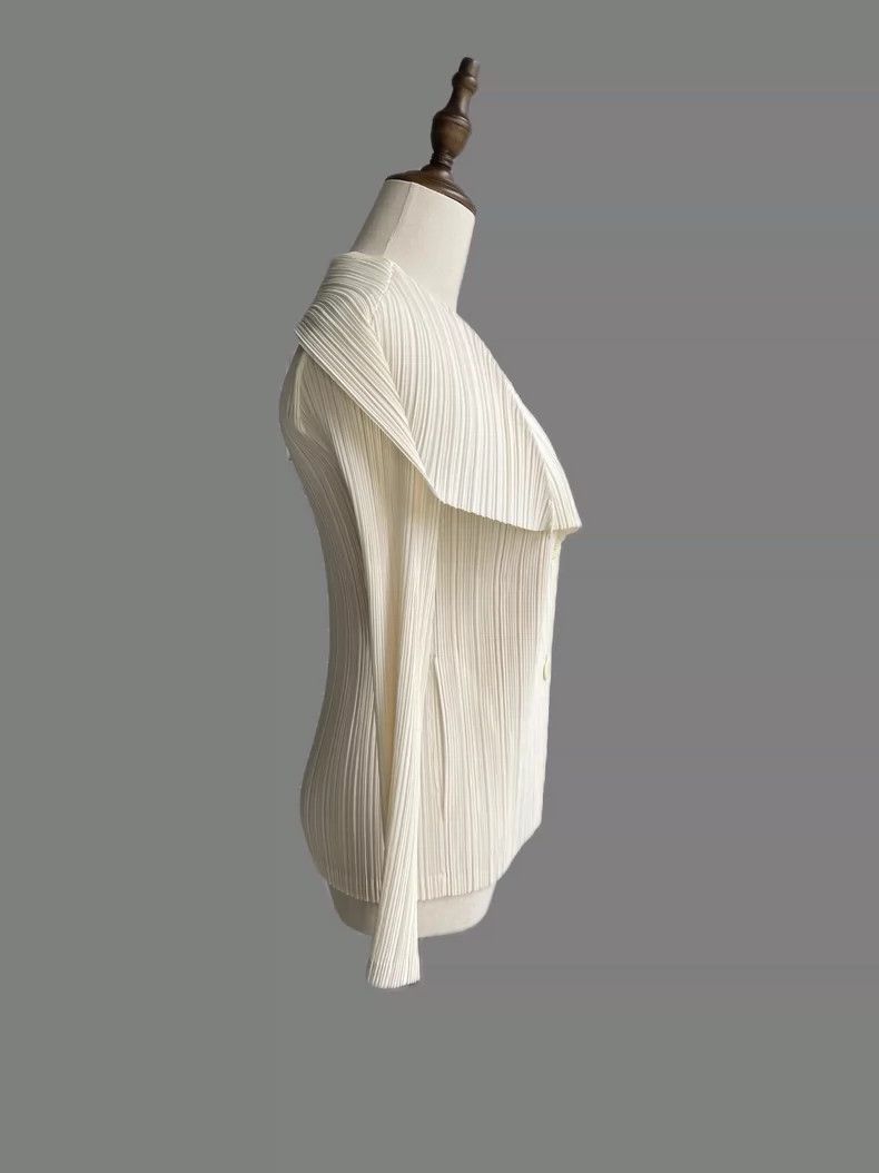 Issey Miyake Issey Miyake size:2 A white pleated cardigan Size S / US 4 / IT 40 - 3 Thumbnail