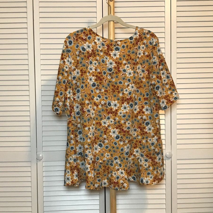 Other Time and Tru Floral Round Neck Short Sleeve Top XXL Size XXL / US 16-18 / IT 52-54 - 2 Thumbnail
