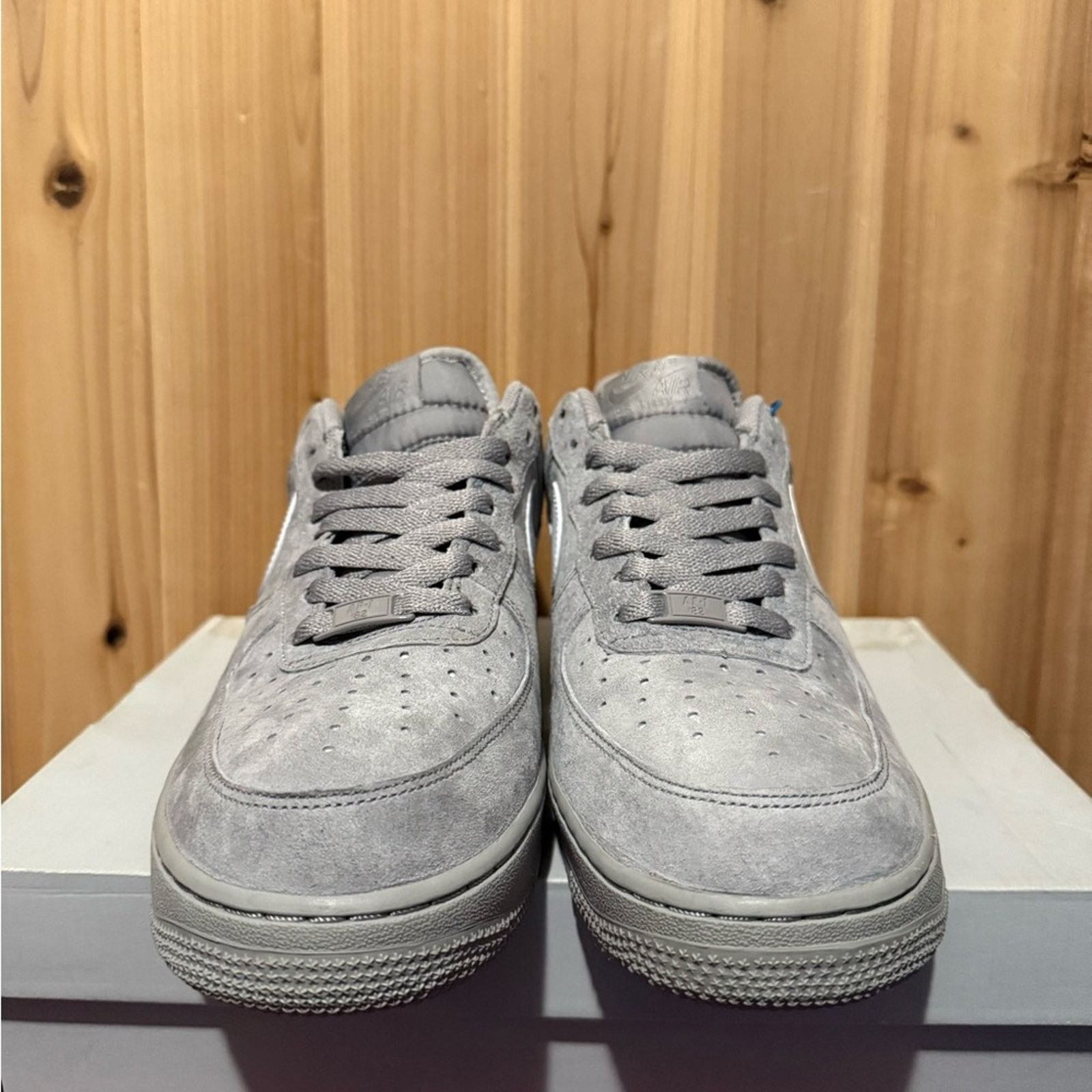 Nike 2011 Nike Air Force 1 Suede '07 'Medium Grey White' Size US 10 / EU 43 - 6 Thumbnail