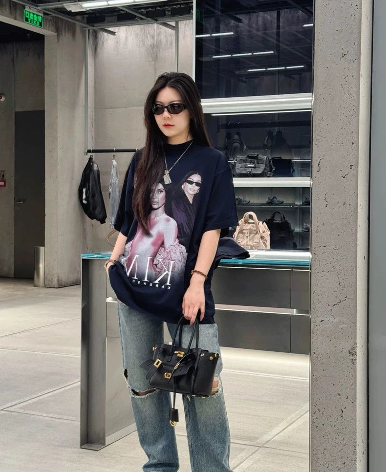 Balenciaga Balenciaga Kardashian artist short sleeve Size US S / EU 44-46 / 1 - 7 Thumbnail