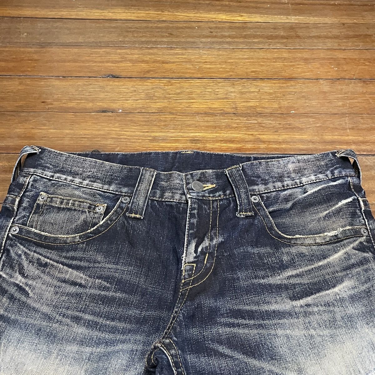 Le Grande Bleu (L.G.B.) Very Rare Design Vintage Tornado Mart Distressed Jeans 2000s Size US 33 - 3 Thumbnail