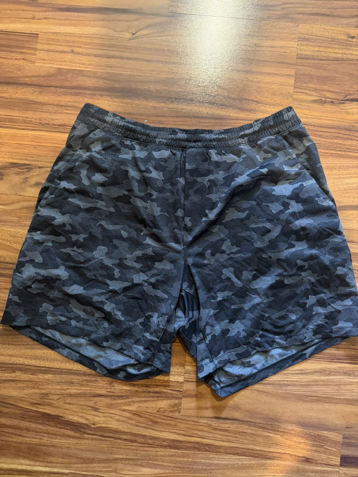 Lululemon Lululemon Camo Shorts Size US 38 / EU 54 - 1 Preview