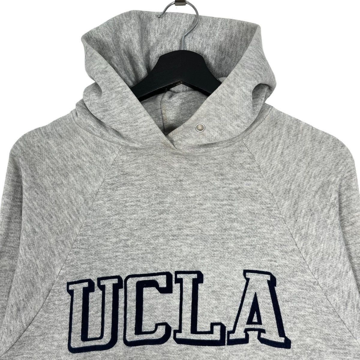 Vintage Vintage UCLA Pullove Hoodie Velvet Print Logo Size US M / EU 48-50 / 2 - 3 Thumbnail
