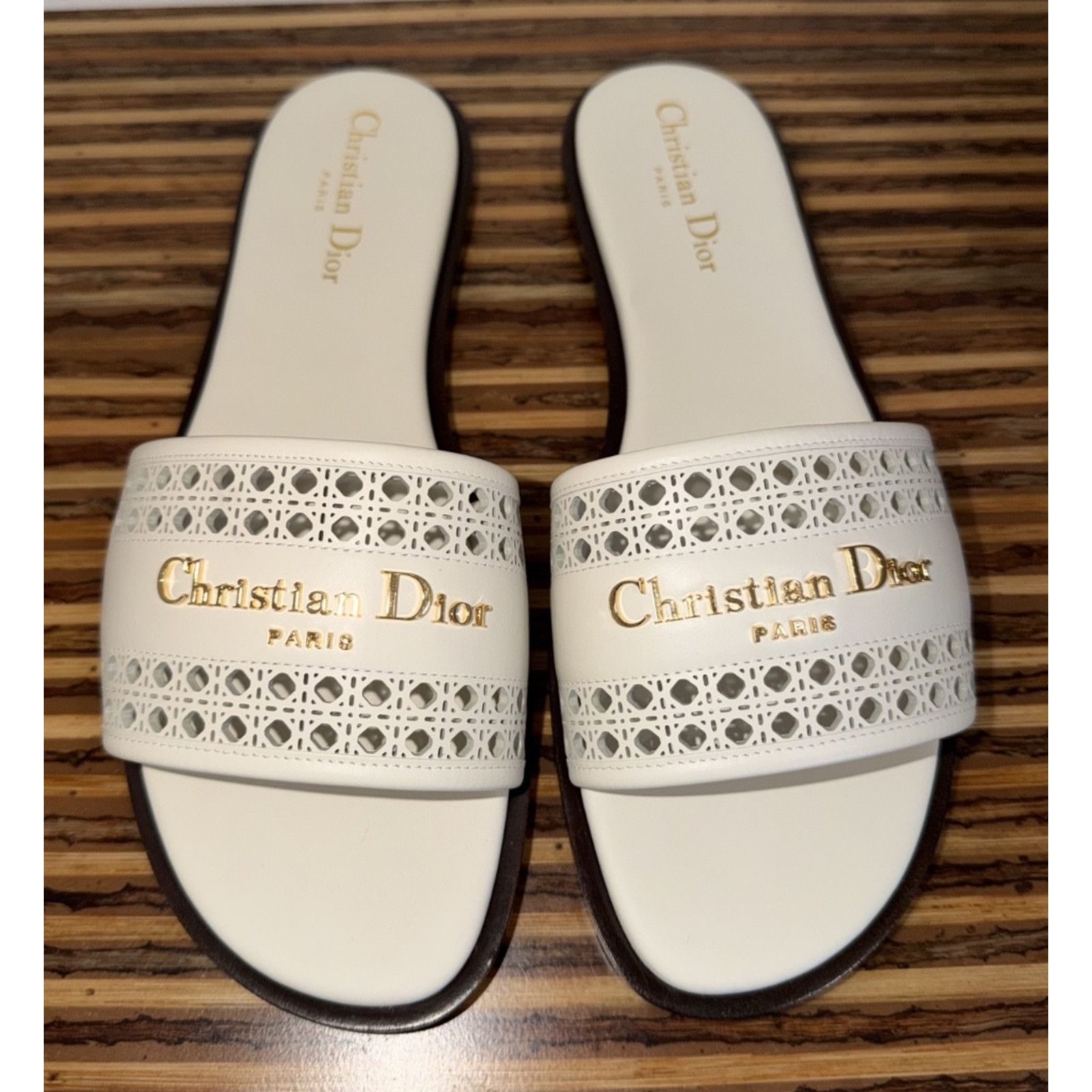 Dior Dior D-Lane Dway Micro Cannage Off White Leather Slide 39 Size US 8 / IT 38 - 9 Thumbnail