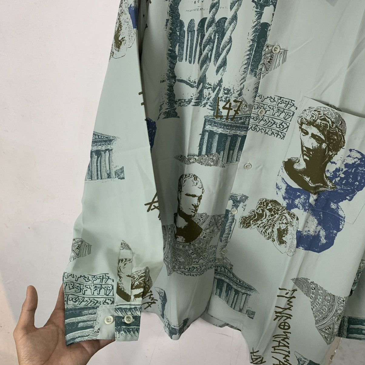 Japanese Brand Umberto Ginocchietti vintage pattern long button shirt Size US XL / EU 56 / 4 - 3 Thumbnail