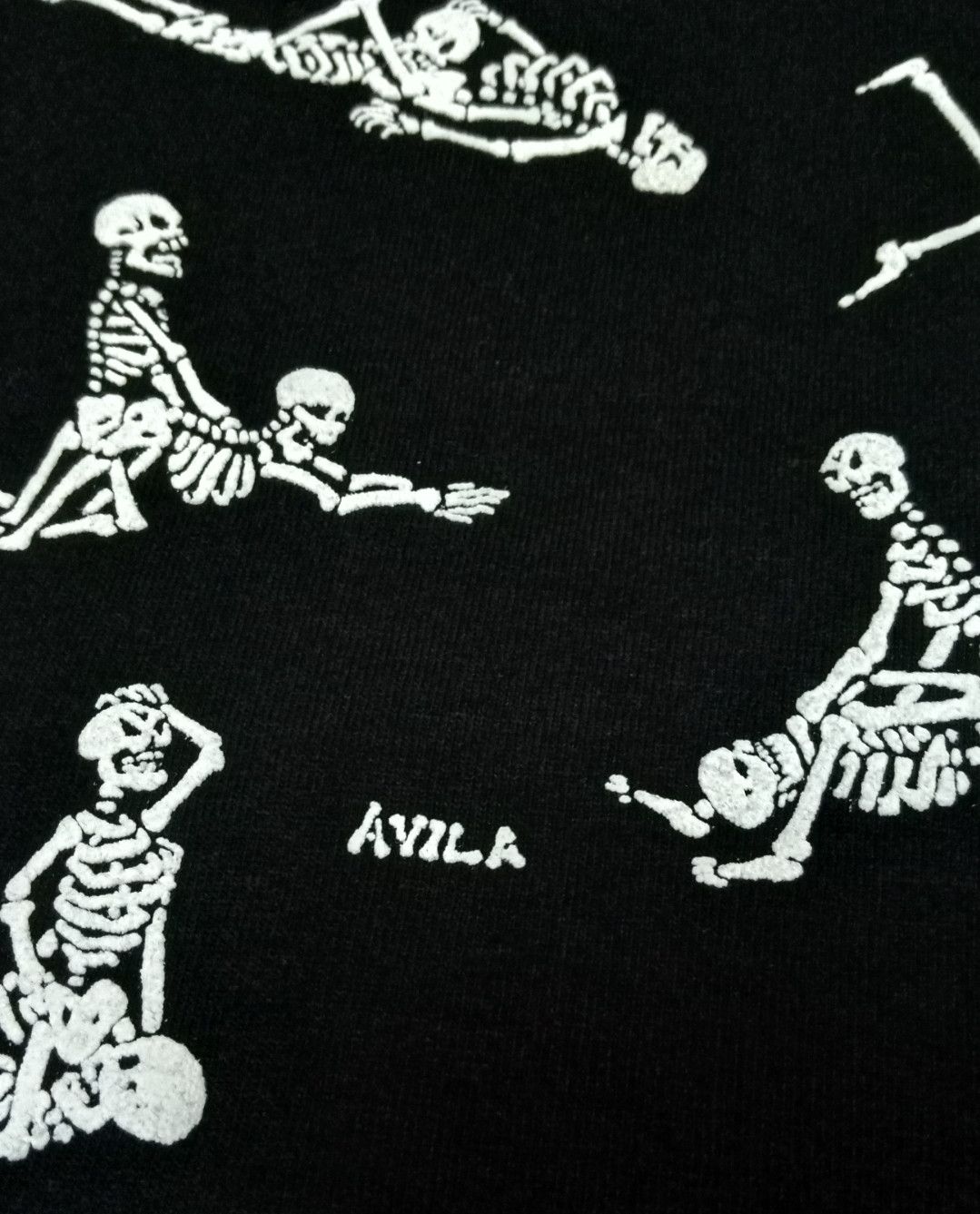 Fashion Victim × basketcase gallery Vintage 90s Fashion Victim Skeleton Sex Positions T-shirt Size US L / EU 52-54 / 3 - 6 Thumbnail