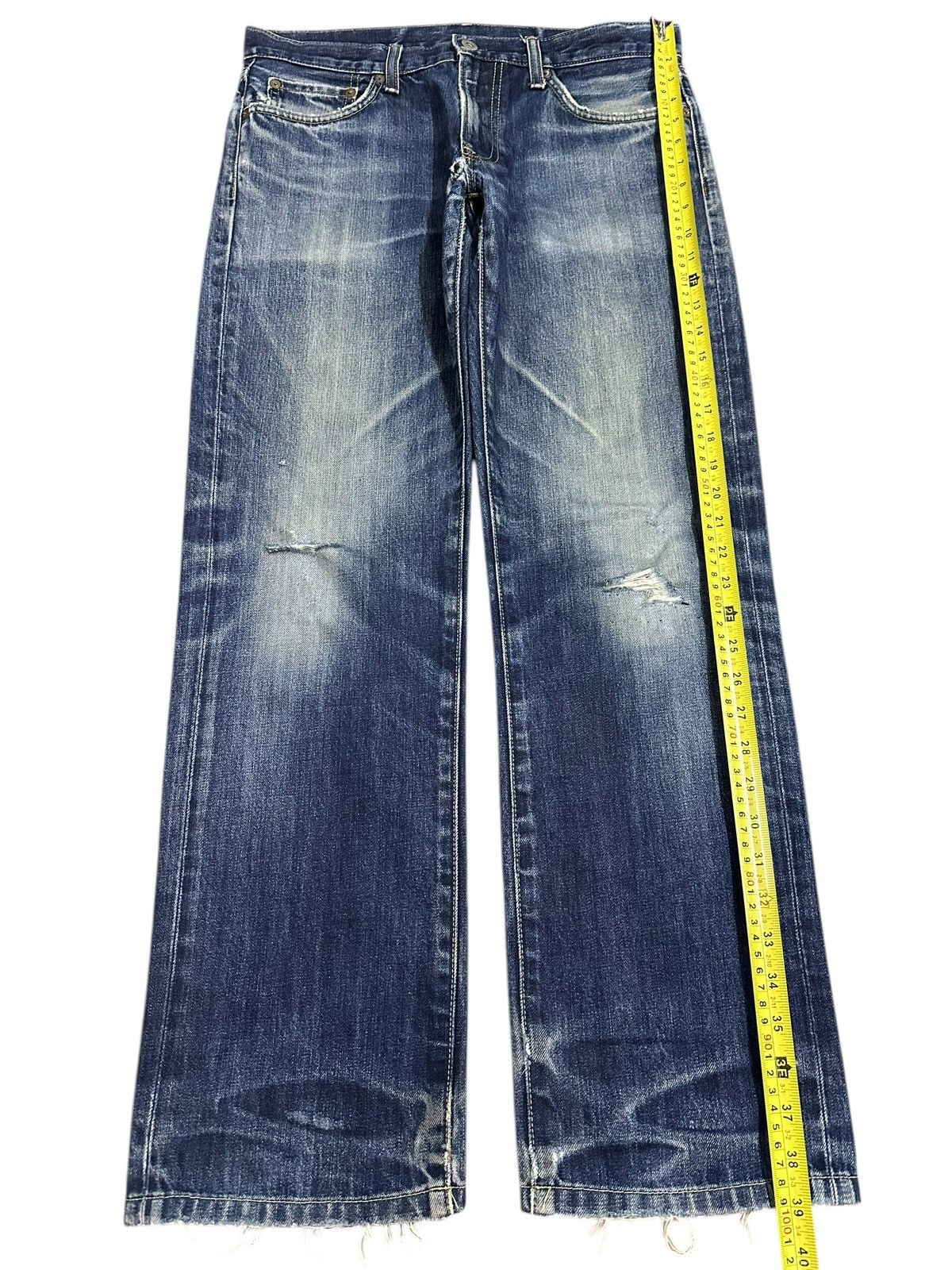 Uniqlo Vintage Japanese Uniqlo Blue Faded Wash Distress Loose Jeans Size US 32 / EU 48 - 12 Thumbnail