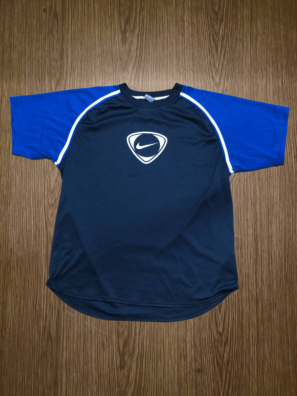 Nike Vintage Y2k Nike T Shirt Size US L / EU 52-54 / 3 - 1 Thumbnail