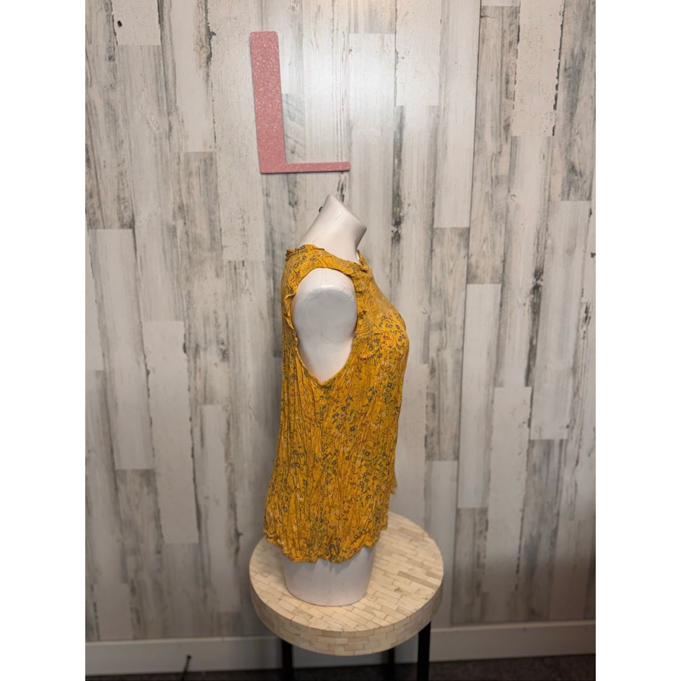 Old Navy Old Navy Yellow Floral Textured Tank Top Women’s Large | Boh Size L / US 10 / IT 46 - 6 Thumbnail