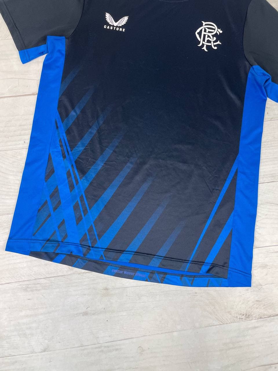 Castore Glasgow Rangers 2022 2023 Training Shirt And Shorts Jersey Size US M / EU 48-50 / 2 - 4 Thumbnail
