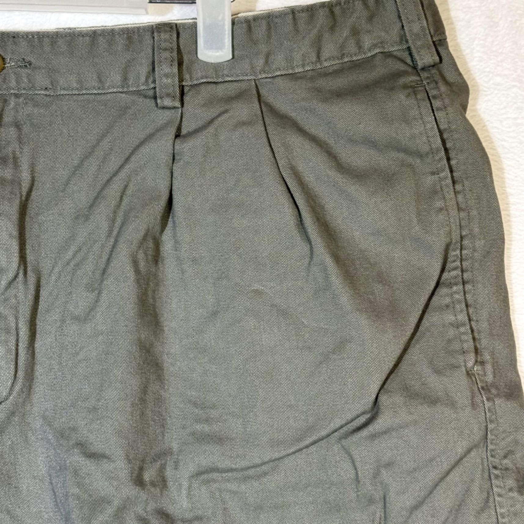 Vintage Saddlebred Shorts Men Green 40 Pleated Cotton Casual Classic Inseam 9 Easy Care Pockets Size US 40 / EU 56 - 4 Thumbnail