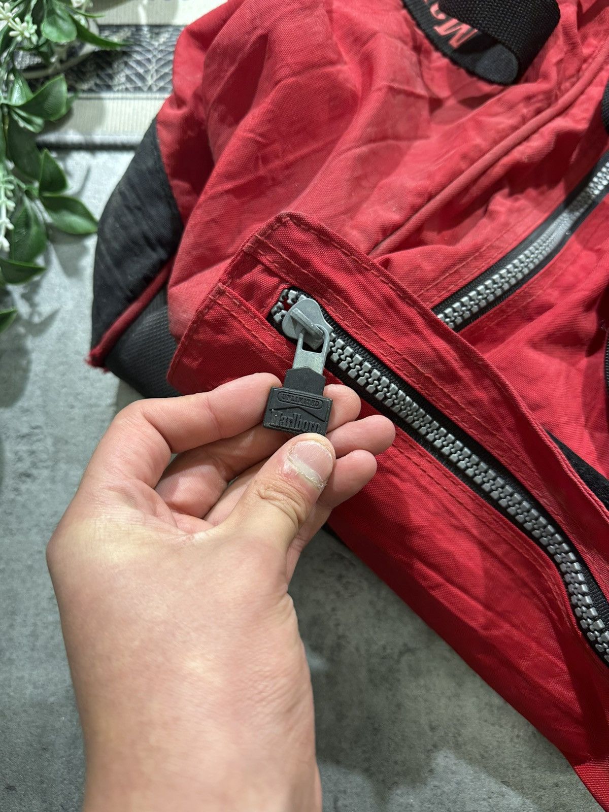 Marlboro Vintage 90’s Marlboro Unlimited Red Travel Bag Size ONE SIZE - 4 Thumbnail