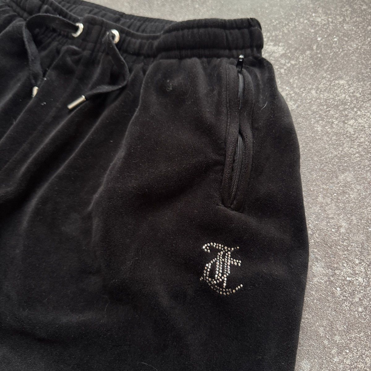 Juicy Couture Juicy Couture Y2K Sexy Glam Rhinestones Velour Track Pants Size 28" / US 6 / IT 42 - 8 Thumbnail