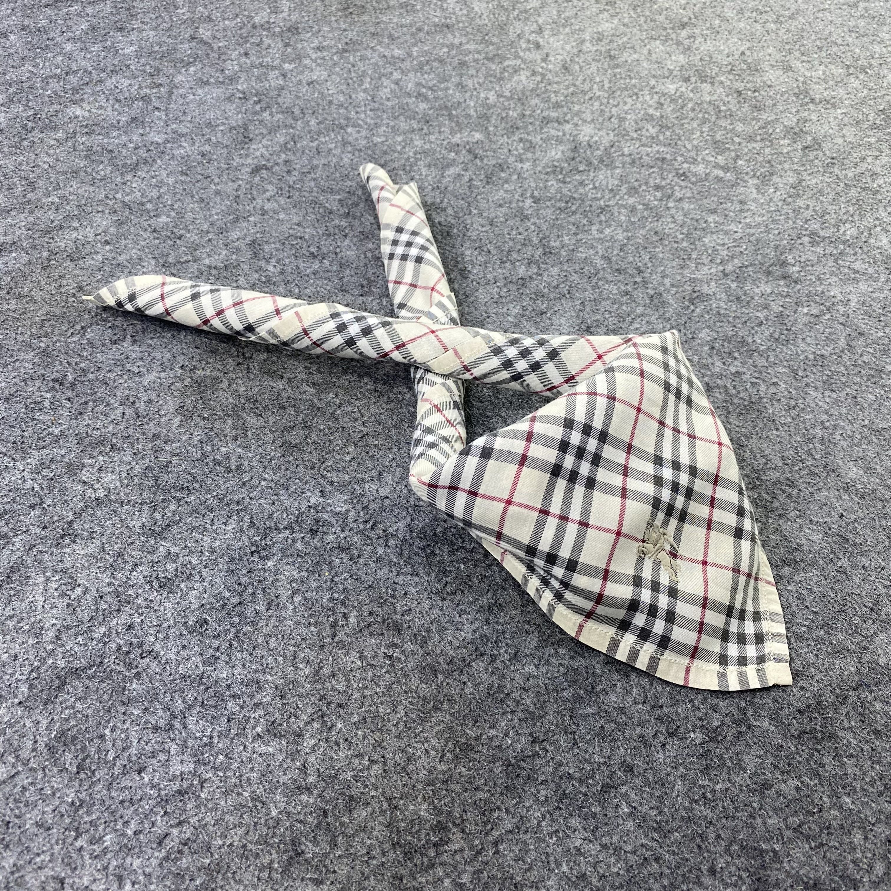 Burberry Burberry Handkerchief / Bandana / Neckerchief-B2274 Size ONE SIZE - 1 Thumbnail