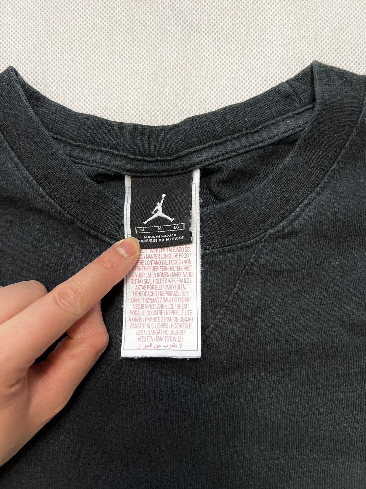 Jordan Brand × Nike × Vintage Baggy Tshirt Nike Jordan Shoes Boxy Vintage Size US XL / EU 56 / 4 - 3 Thumbnail