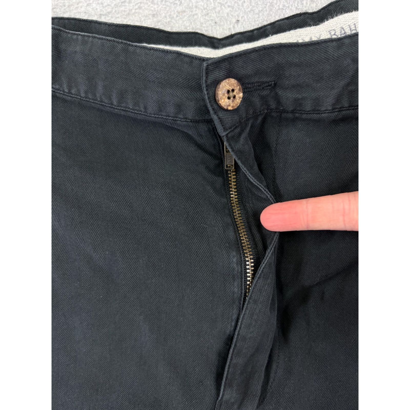 Tommy Bahama Tommy Bahama Shorts Mens 35 Black 100% Silk Pleated Front Comfort Waist Golf Size US 35 - 6 Thumbnail