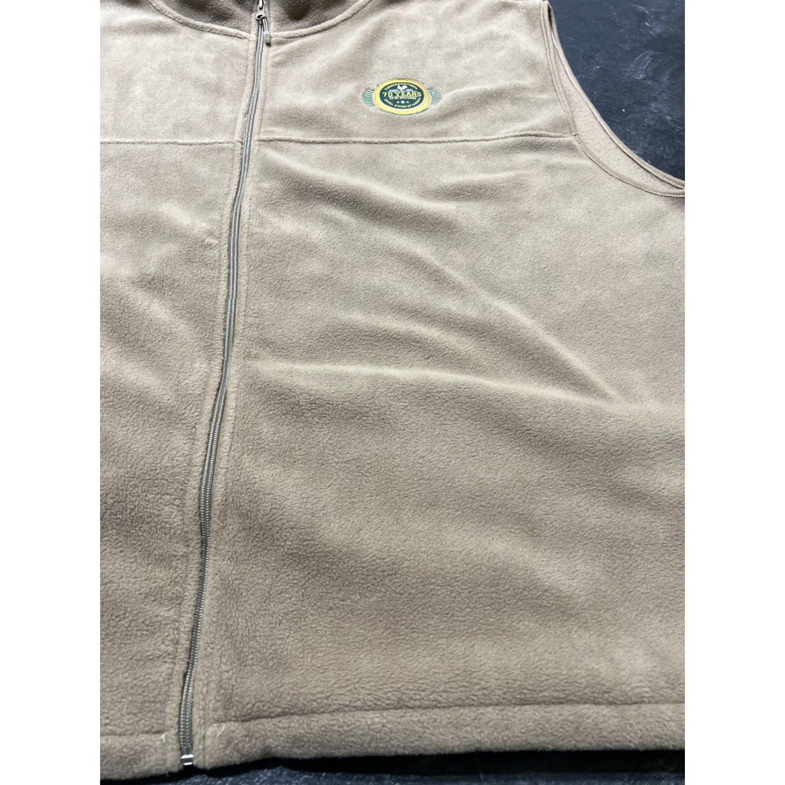 Vintage SANDERSON FARMS Outdoor Fleece Vest Casual Winter 5XL Brown Mens Size US XXL / EU 58 / 5 - 3 Thumbnail