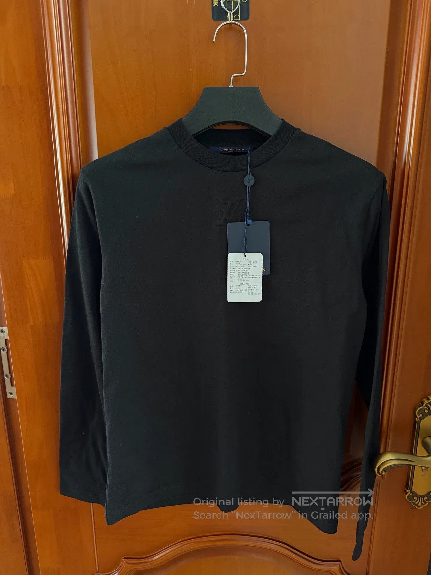 Louis Vuitton Louis Vuitton Engraved Logo Black Long Sleeve| Size US XS / EU 42 / 0 - 1 Thumbnail