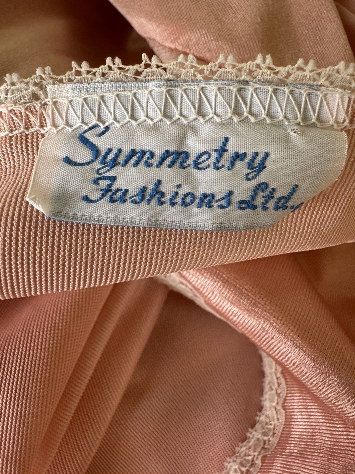 Vintage Symmetry Fashions M-L women’s vintage 1970’s silky satin Size ONE SIZE - 3 Thumbnail