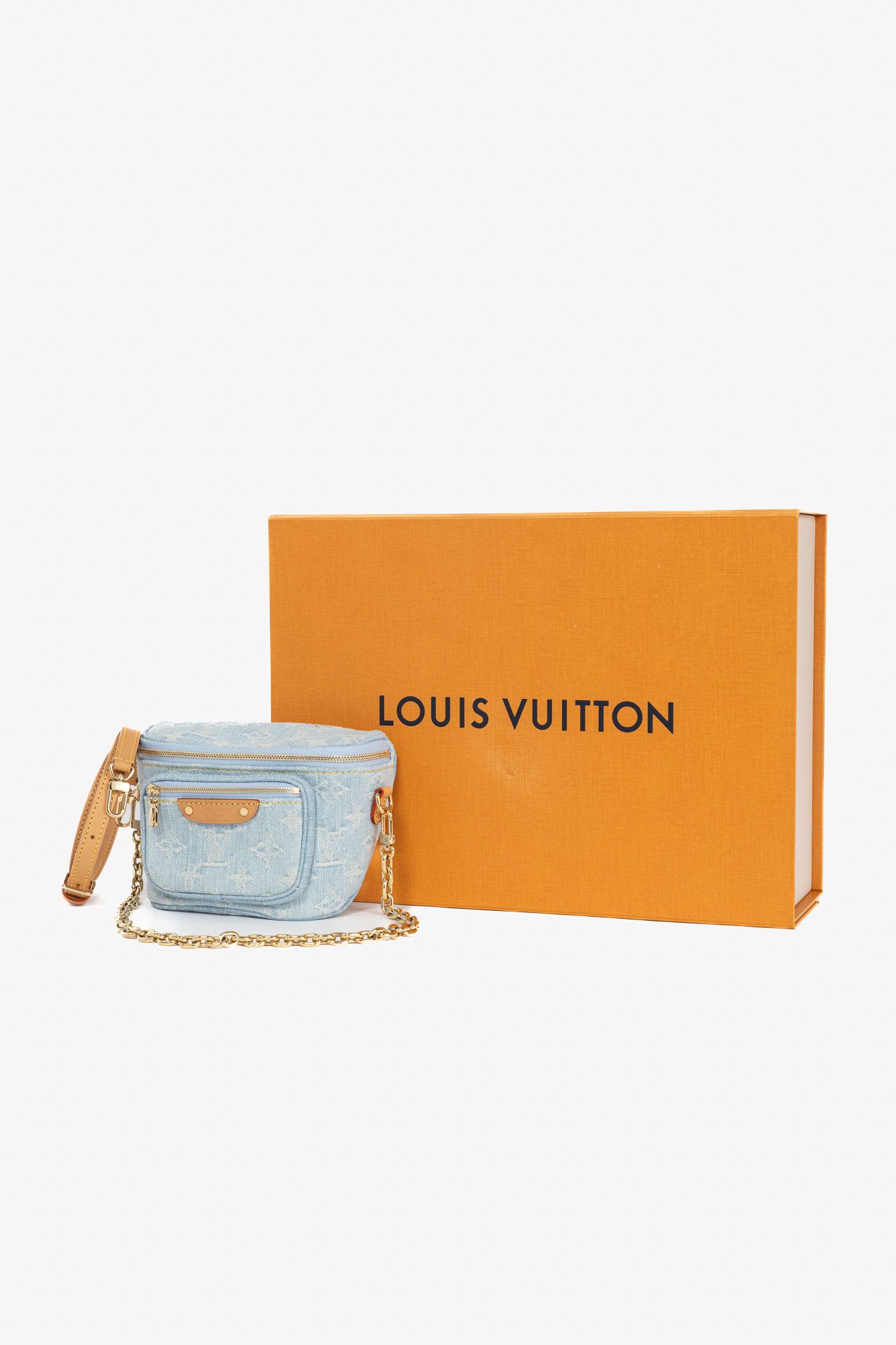 Louis Vuitton Louis Vuitton Sky Blue Monogram Denim Mini Bumbag Size ONE SIZE - 10 Thumbnail
