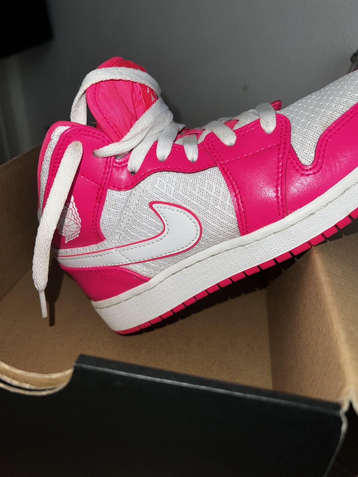 Nike Air Jordan 1 Mid GS “Hyper Pink” – UK 4.5 Size US 7 / IT 37 - 7 Thumbnail